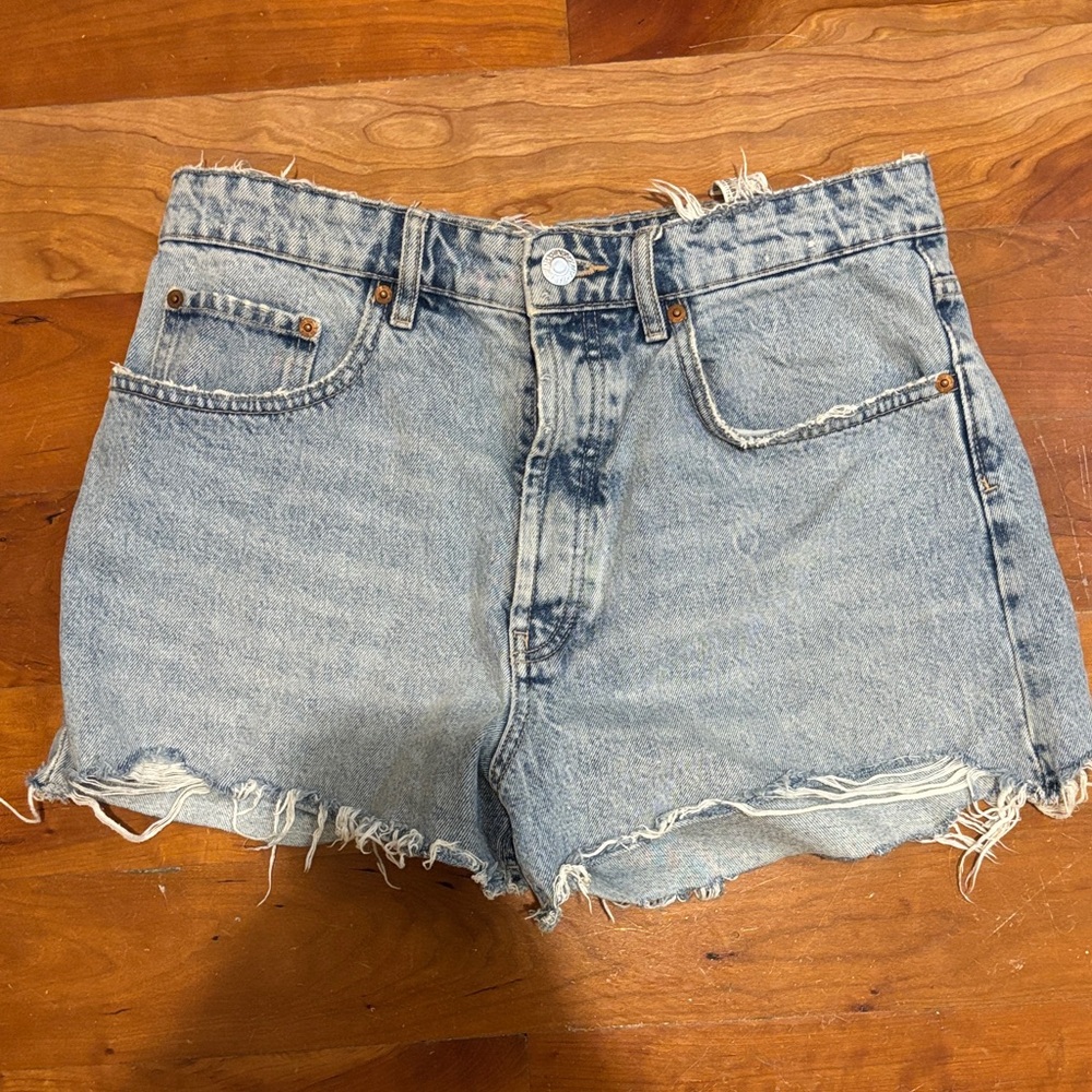 Zara Denim Frayed Hem Women Shorts